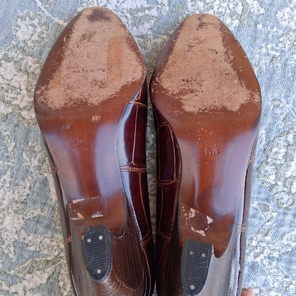 💝 Vintage Stuart Weitzman Mr.Seymore Croc-Embossed Leather Cone Pumps Sz.6.5 - Picture 8 of 13